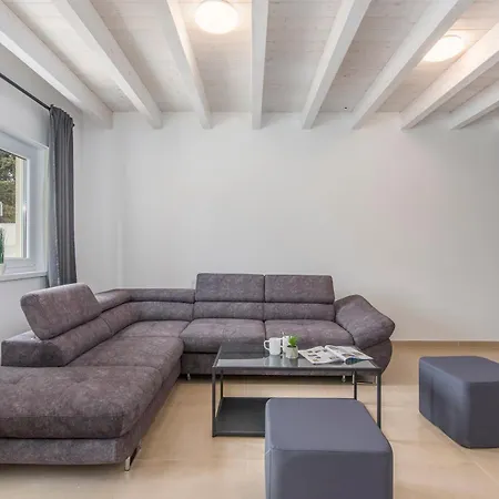 Oliva Villa Premantura