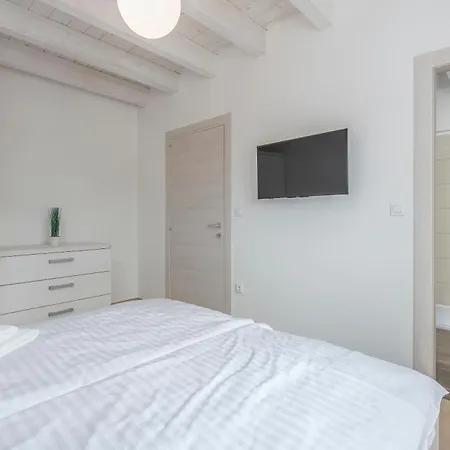 Oliva Villa