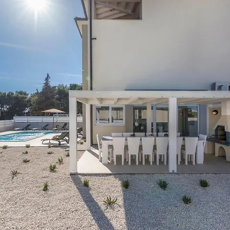 Villa Oliva *